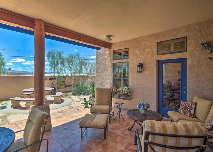 Apartment Patio, Grill & Yard: Pet-friendly Havasu Gem