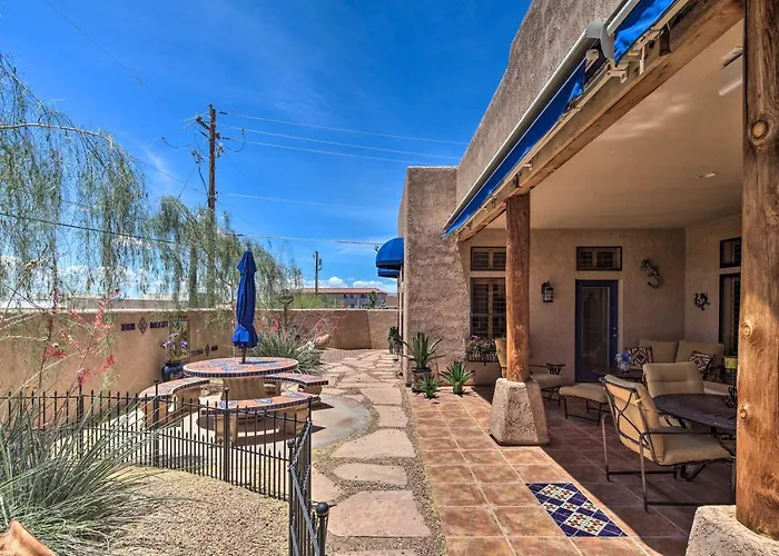 Apartment Patio, Grill & Yard: Pet-friendly Havasu Gem *