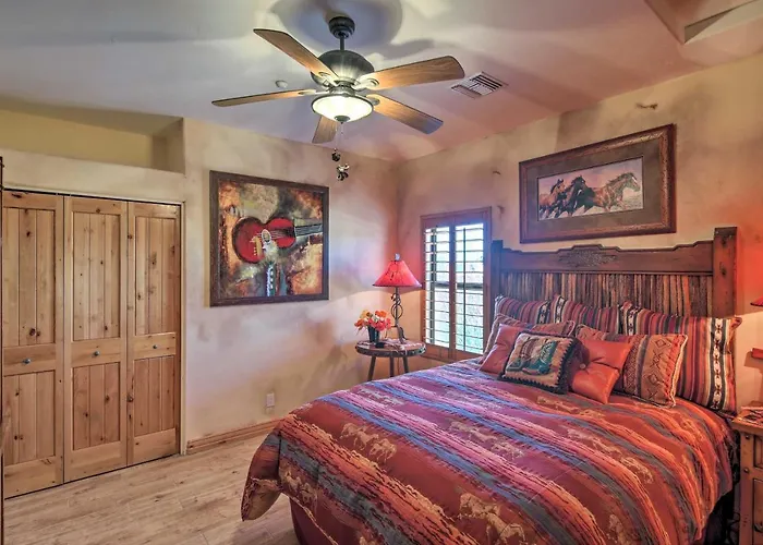 Patio, Grill & Yard: Pet-friendly Havasu Gem *