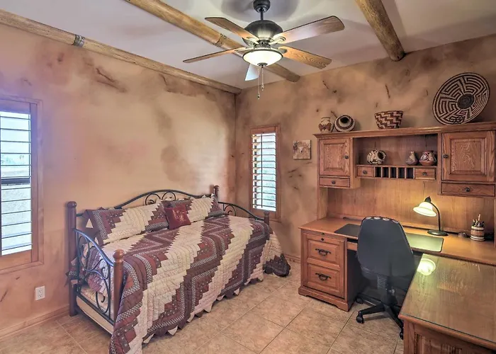 Apartment Patio, Grill & Yard: Pet-friendly Havasu Gem
